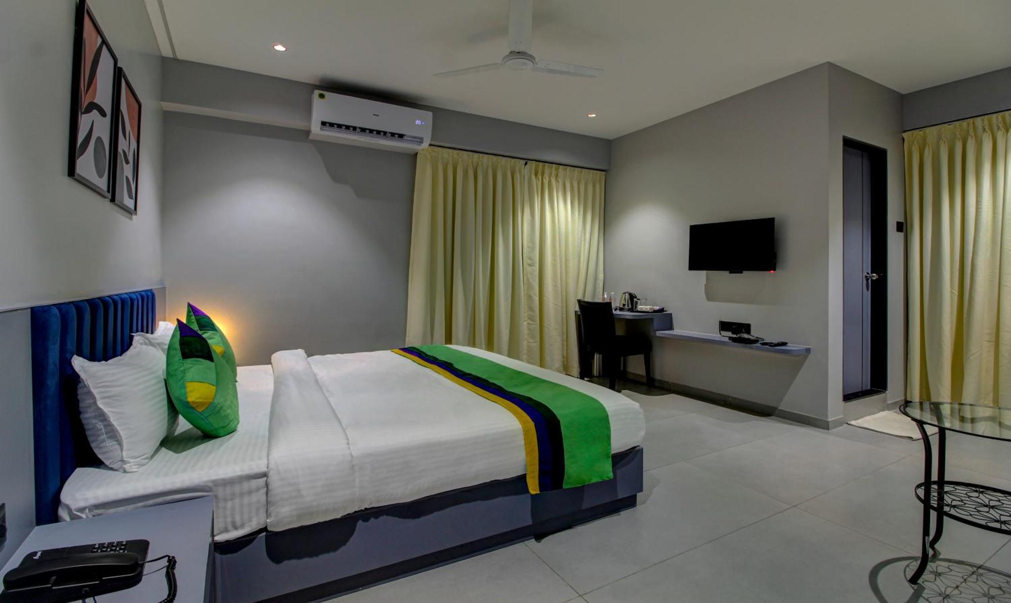 Comfort Inn Baner- Indian Nationals Only Pune Exterior photo