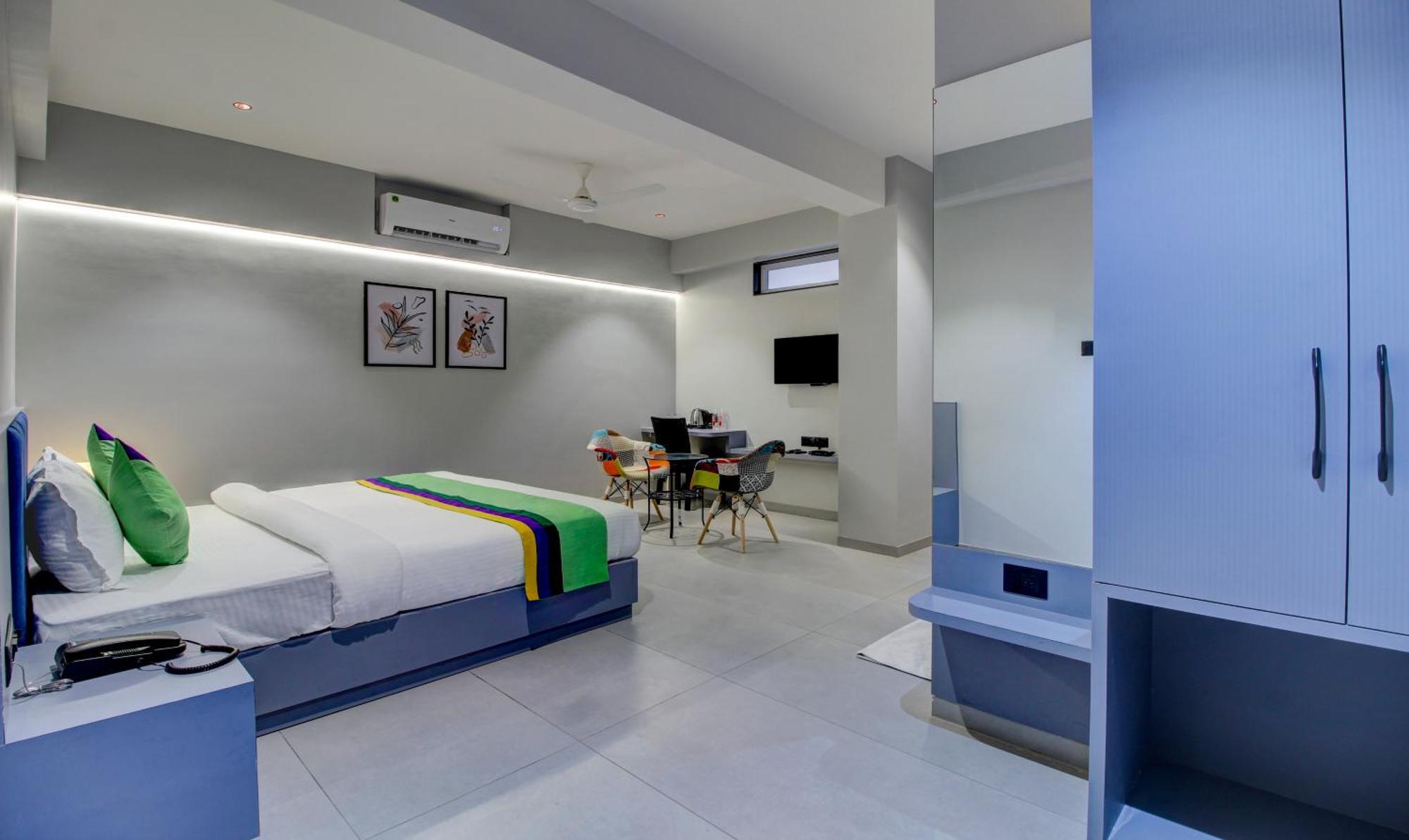 Comfort Inn Baner- Indian Nationals Only Pune Exterior photo