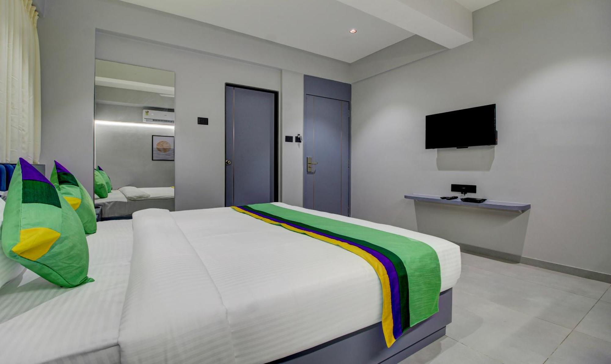 Comfort Inn Baner- Indian Nationals Only Pune Exterior photo
